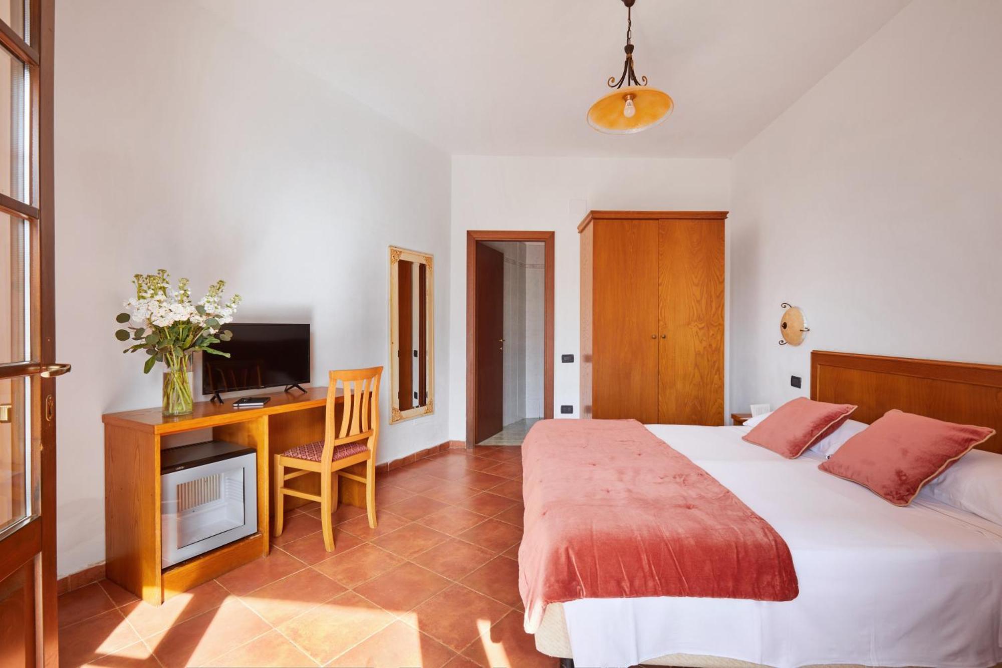Relais Belvedere بمونتيكاتيني فال دي سيسينا الغرفة الصورة